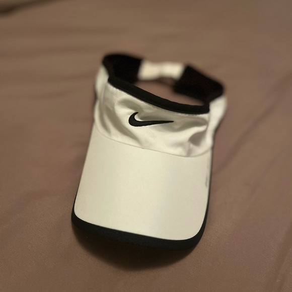 White Nike Visor - Picture 2 of 4